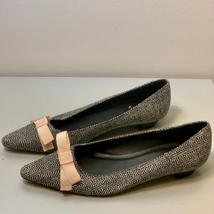 Houndstooth pointy flats
